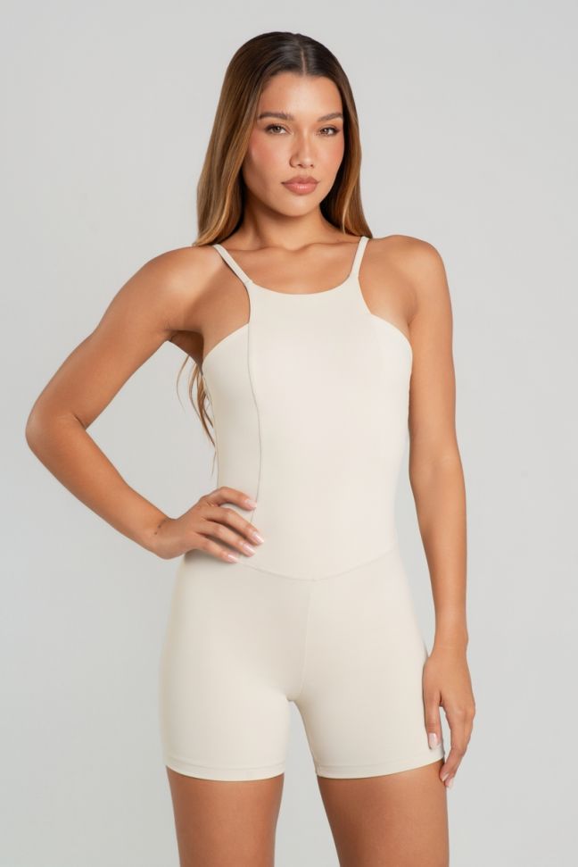 K5196-A_Macaquinho_com_Decote_Alto_e_Quadrado_Off-White__Ref:_K5196-A