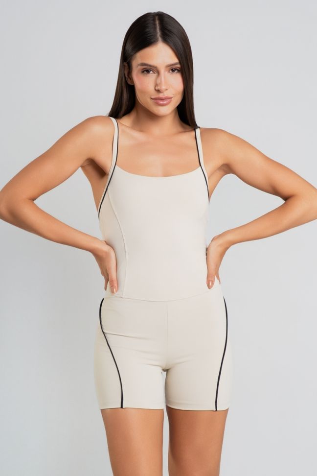 K5058-B_Macaquinho_com_Alcas_Largas_e_Vivo_Contrastante_Off-White__Preto__Ref:_K5058-B