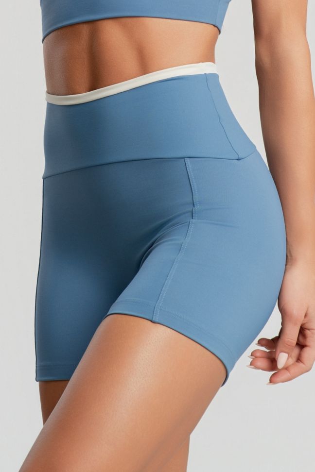 K5094-B_Short_sem_Gancho_com_Vira_Contrastante_Bruma__Off-White__Ref:_K5094-B