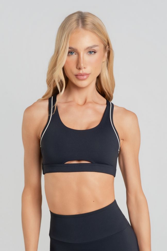 K5213-B_Top_com_Aberturas_e_Detalhe_Contrastante_Preto__Off-White__Ref:_K5213-B
