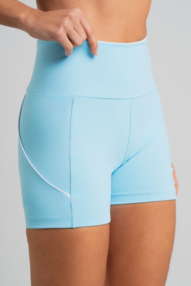 K5122-B_Short_com_Detalhes_Contrastantes_e_Bolso_Azul_Ceu__Branco__Ref:_K5122-B
