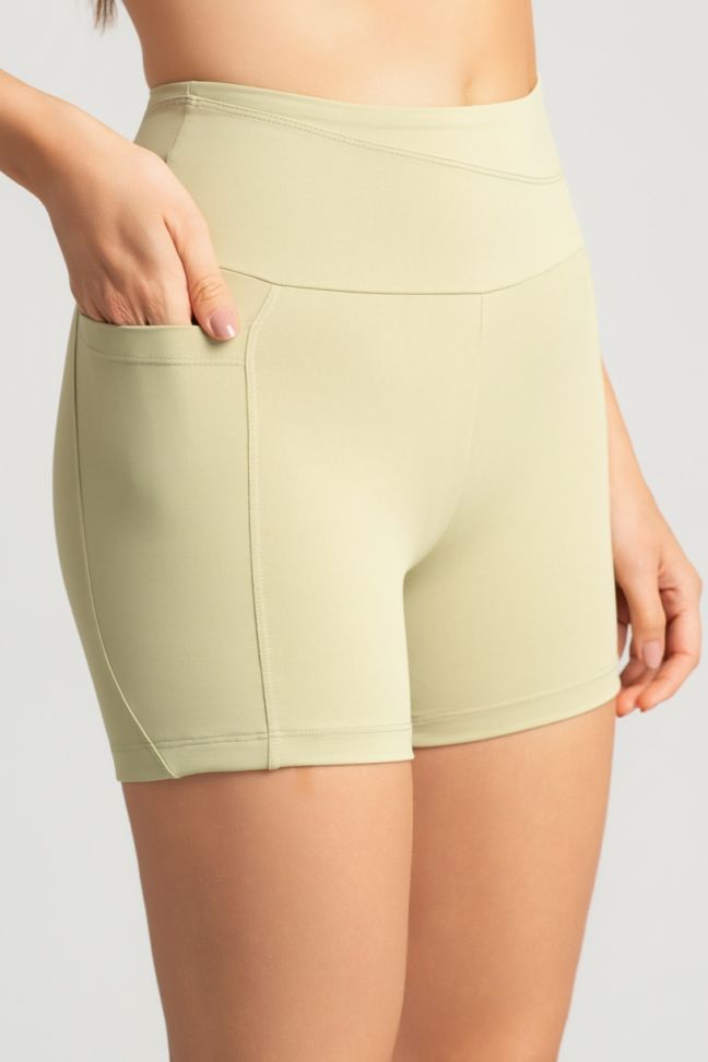 K5167-B_Short_com_Bolsos_e_Recorte_no_Cos_Lemon__Ref:_K5167-B