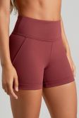 Short com Bolso Invisível e Detalhes de Chapado e Vivo (Rum) | Ref: K5188-B