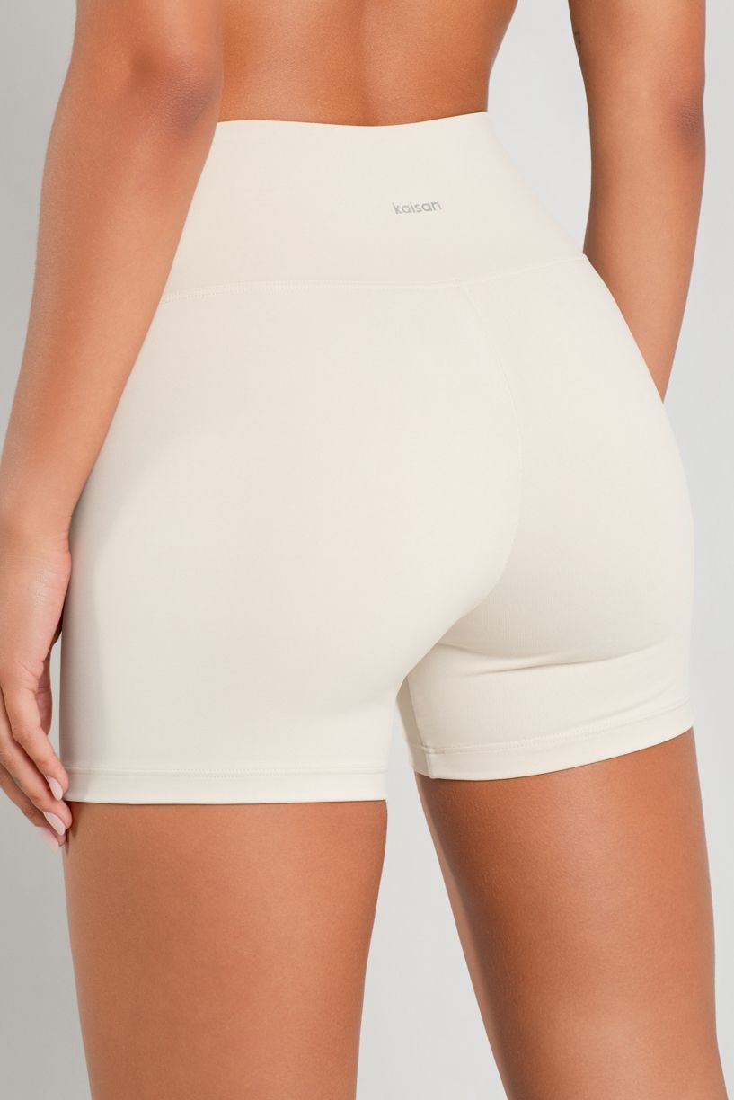 K4820-Y_Short_Basico_Off-White__Ref:_K4820-Y