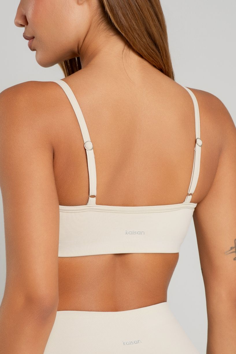 K4817-Y_Top_Basico_com_Alcas_Regulaveis_Off-White__Ref:_K4817-Y