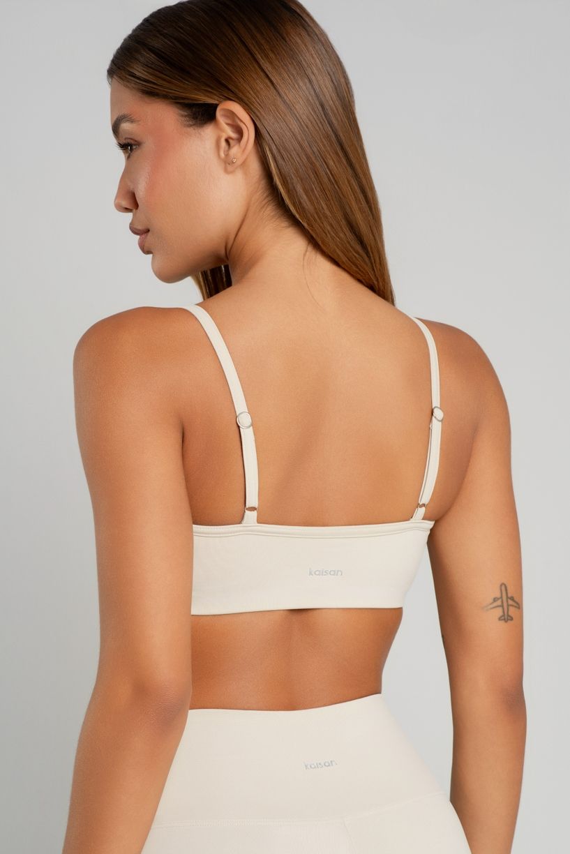 K4817-Y_Top_Basico_com_Alcas_Regulaveis_Off-White__Ref:_K4817-Y