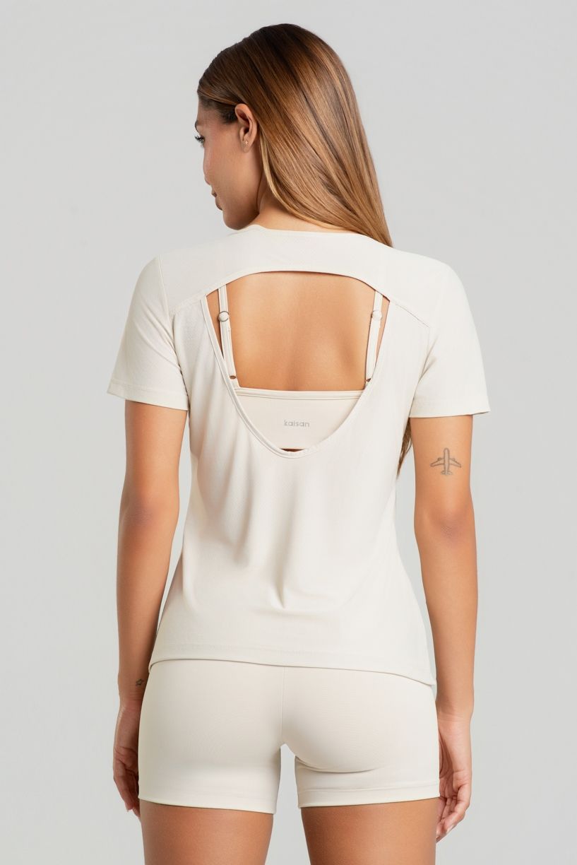K4929-F_Blusa_com_Manga_Curta_e_Abertura_nas_Costas_Off-White__Ref:_K4929-F