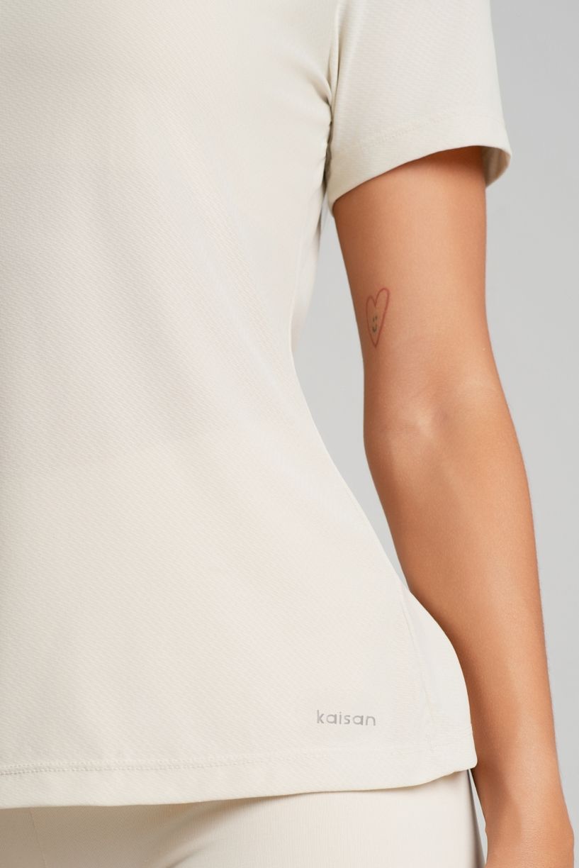 K4929-F_Blusa_com_Manga_Curta_e_Abertura_nas_Costas_Off-White__Ref:_K4929-F