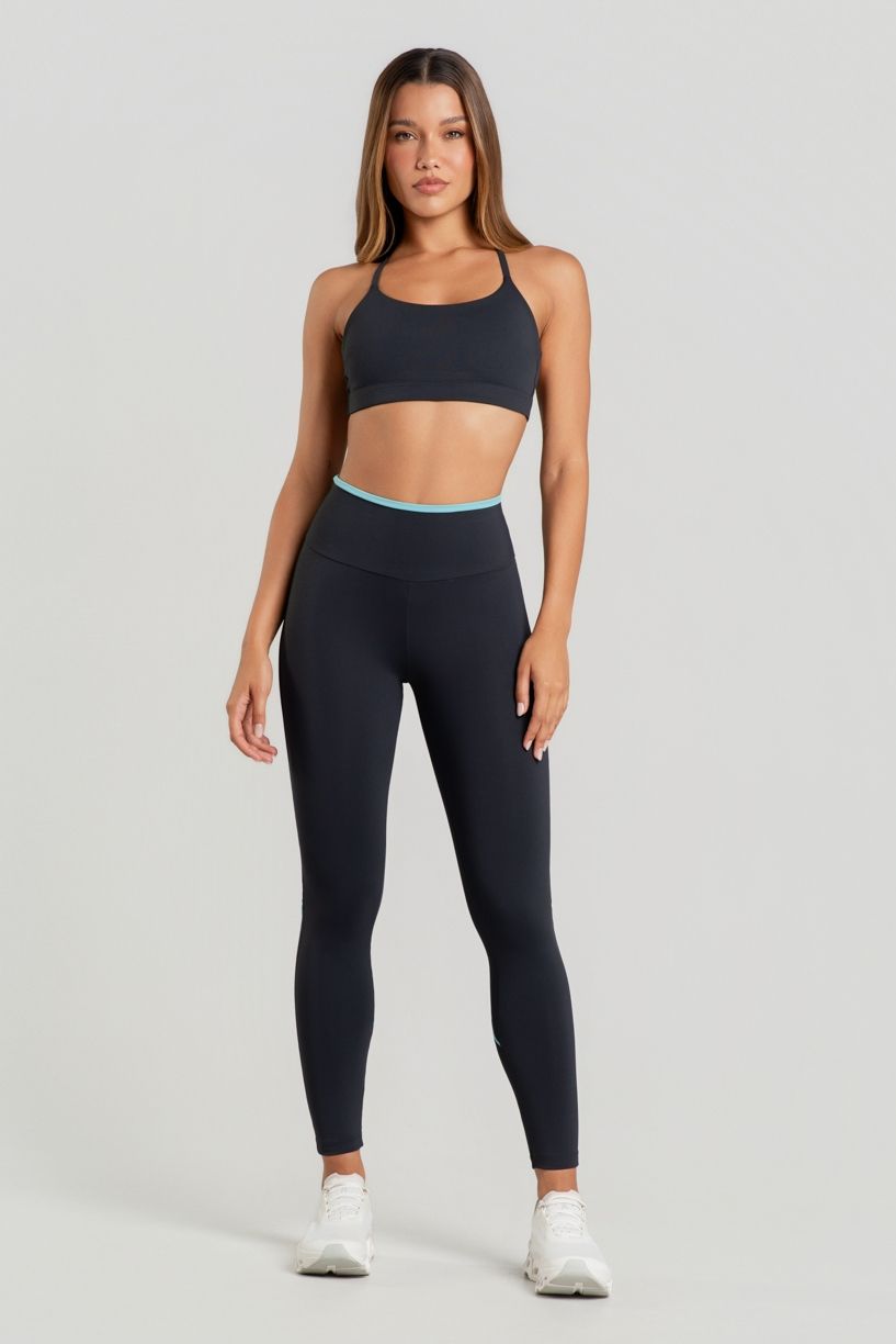 K5189-A_Top_com_Tiras_Contrastantes_nas_Costas_Preto__Brisa__Ref:_K5189-A