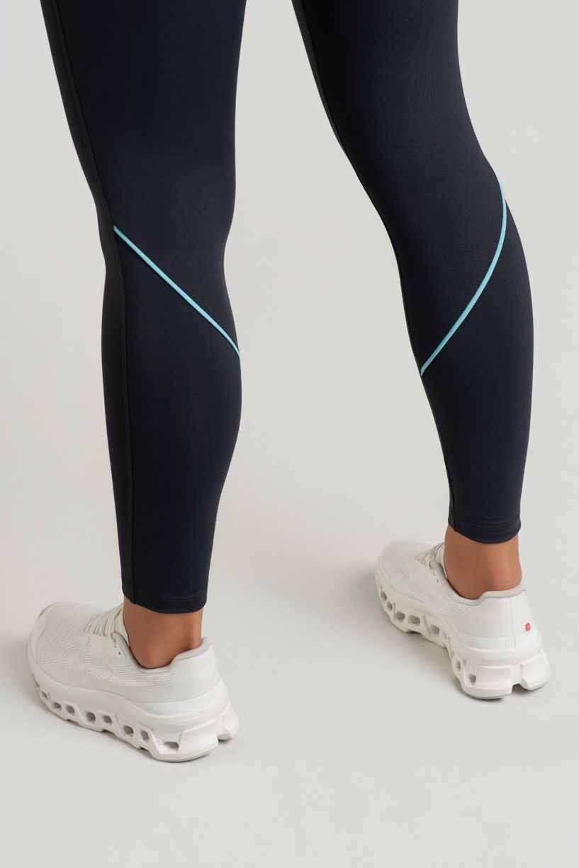 K5190-A_Calca_Legging_com_Bolso_e_Detalhes_Contrastantes_Preto__Brisa__Ref:_K5190-A