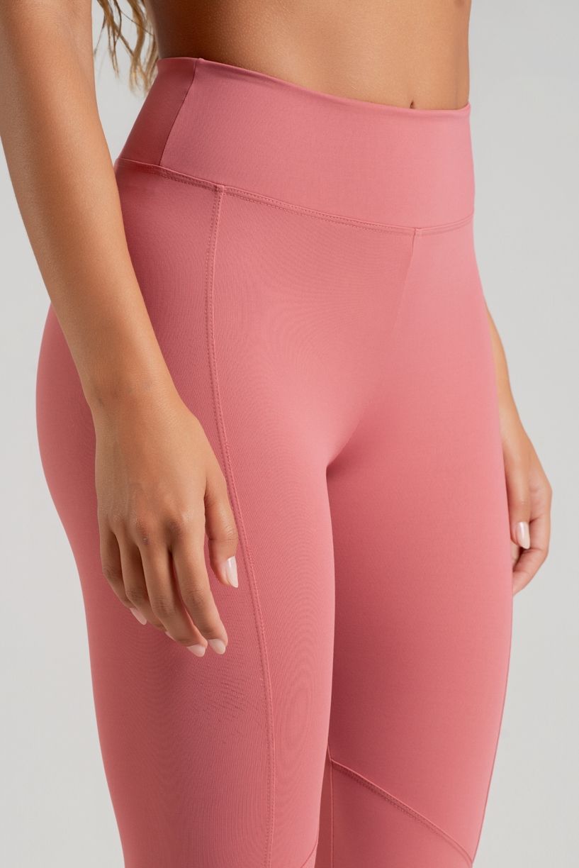 K5010-C_Calca_Legging_com_Cos_Estreito_e_Recortes_Hibisco__Ref:_K5010-C