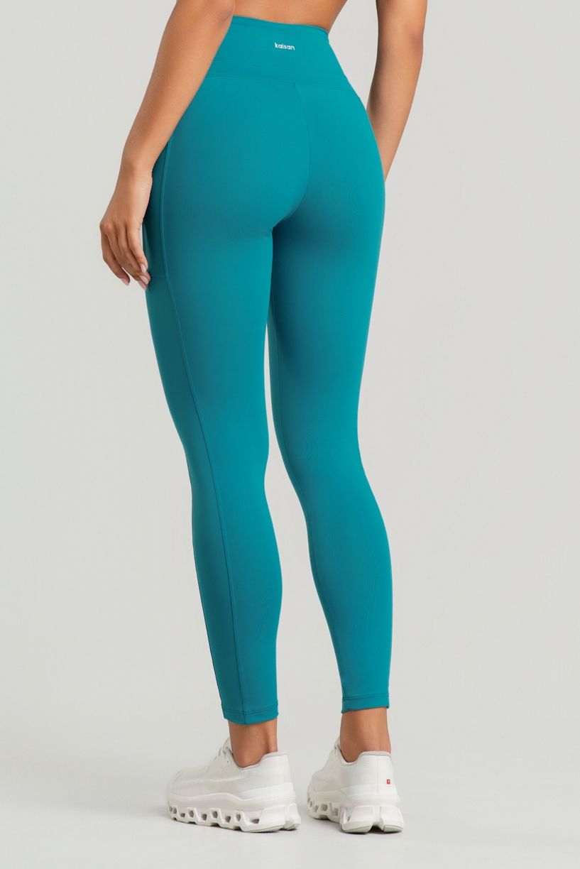 K4716-D_Calca_Legging_com_Recorte_no_Cos_e_Bolsos_nas_Laterais_Acqua__Ref:_K4716-D