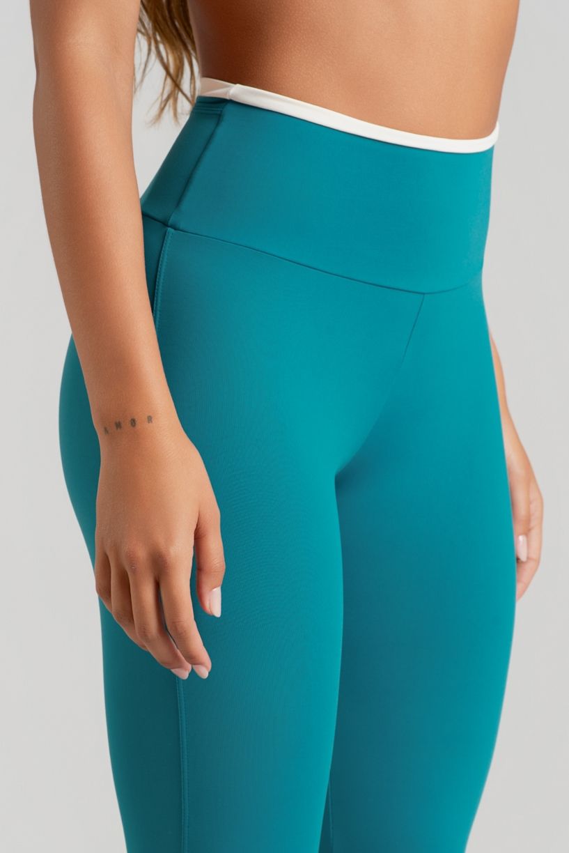 K5190-B_Calca_Legging_com_Bolso_e_Detalhes_Contrastantes_Acqua__Vanilla__Ref:_K5190-B