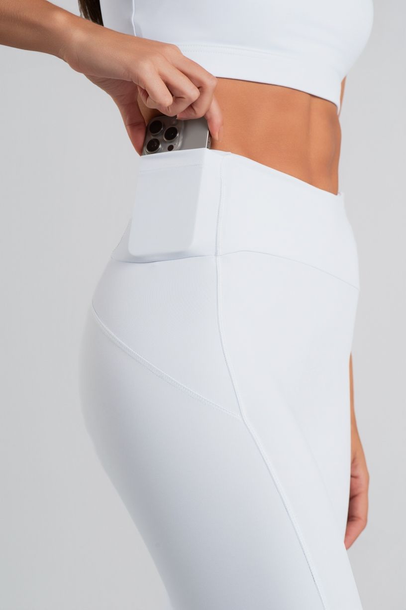 K4592-C_Calca_Legging_com_Bolsos_na_Lateral_Cos_Branco__Ref:_K4592-C