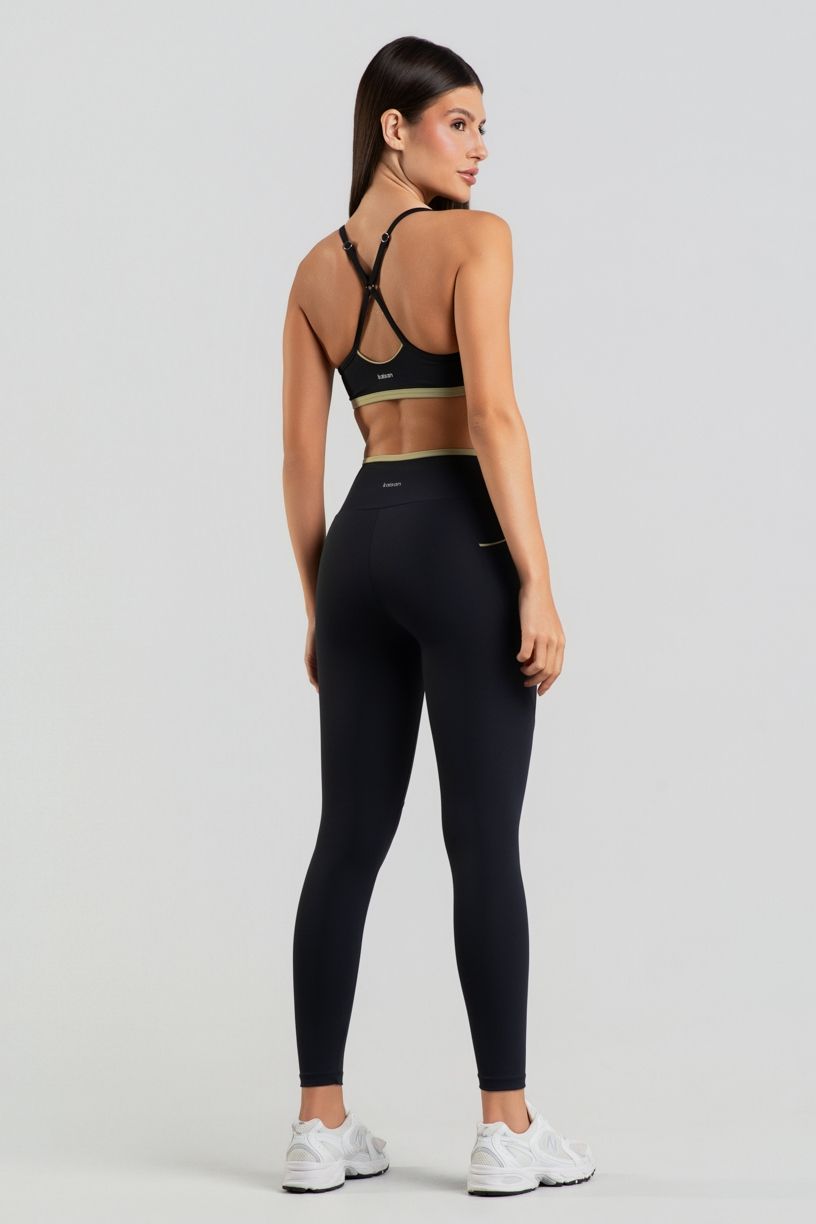 K5053-B_Calca_Legging_com_Bolsos_e_Detalhes_Contrastantes_Preto__Lemon__Ref:_K5053-B