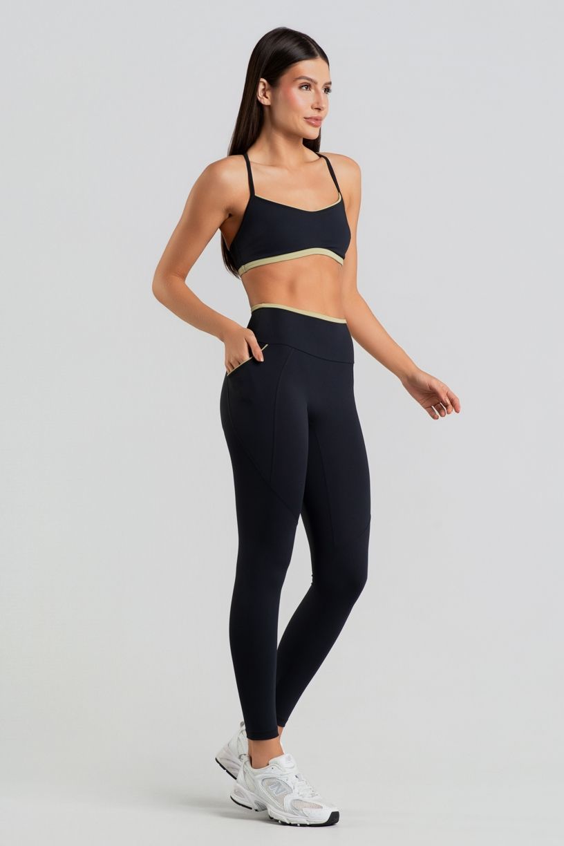 K5053-B_Calca_Legging_com_Bolsos_e_Detalhes_Contrastantes_Preto__Lemon__Ref:_K5053-B