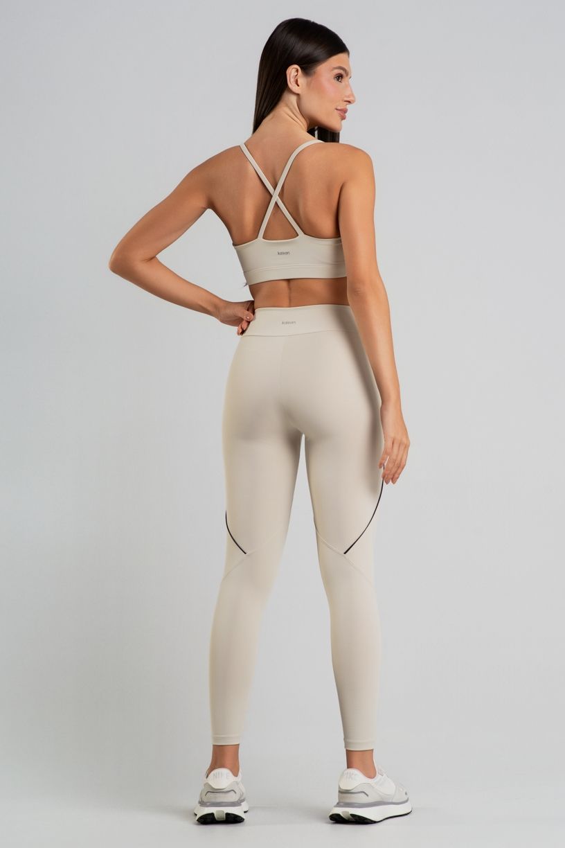 K5047-B_Calca_Legging_com_Cos_Estreito_e_Vivos_Contrastantes_Off-White__Preto__Ref:_K5047-B