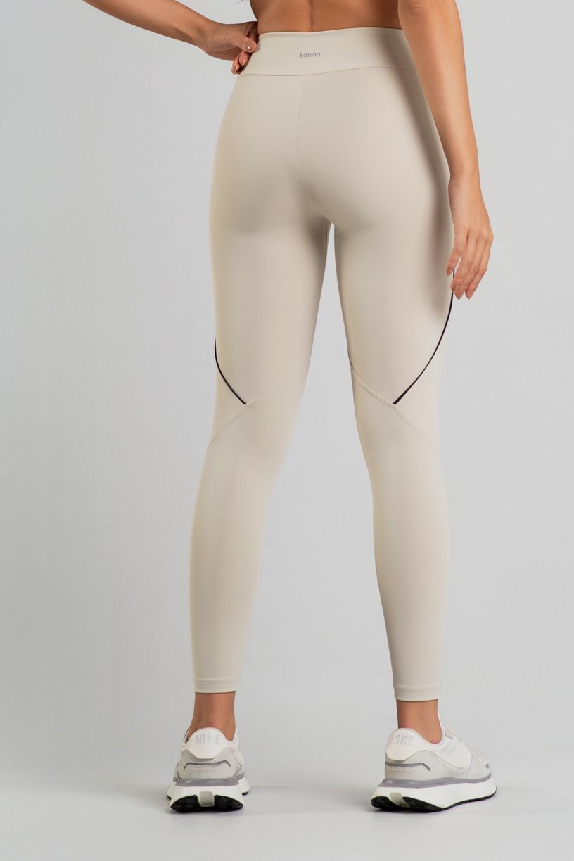 K5047-B_Calca_Legging_com_Cos_Estreito_e_Vivos_Contrastantes_Off-White__Preto__Ref:_K5047-B