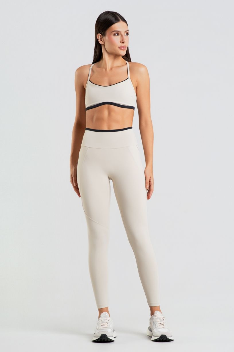 K5053-A_Calca_Legging_com_Bolsos_e_Detalhes_Contrastantes_Off-White__Preto__Ref:_K5053-A