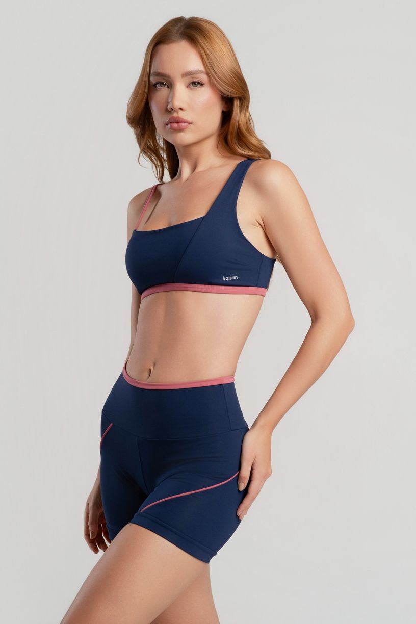 K5079-A_Short_com_Recortes_Assimetricos_Azul_Marinho__Hibisco__Ref:_K5079-A