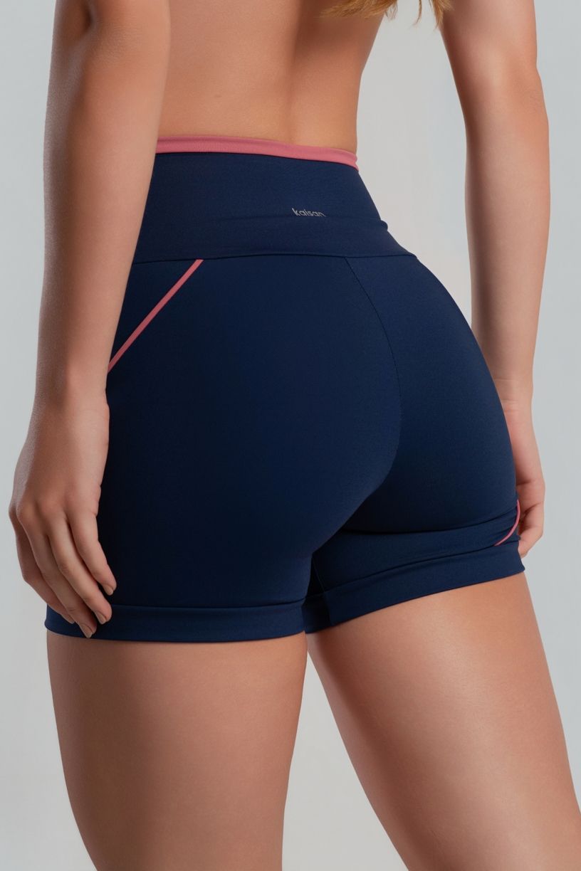 K5079-A_Short_com_Recortes_Assimetricos_Azul_Marinho__Hibisco__Ref:_K5079-A