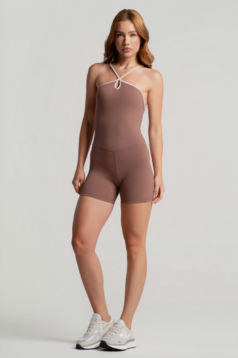 K4670-C_Macaquinho_com_Alcas_Contrastantes_e_Abertura_no_Decote_Canela__Off-White__Ref:_K4670-C