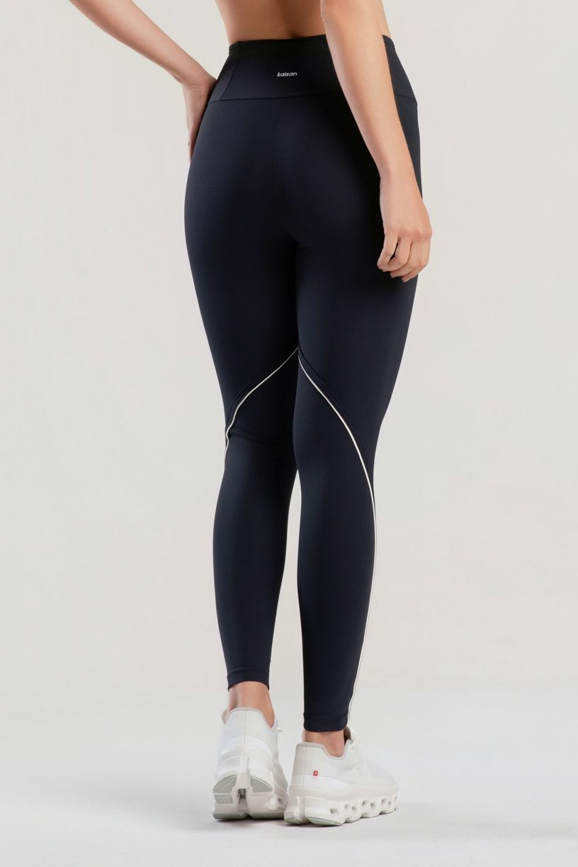 K5069-A_Calca_Legging_com_Bolso_no_Cos_e_Chapado_com_Vivo_Contrastante_Preto__Vanilla__Ref:_K5069-A