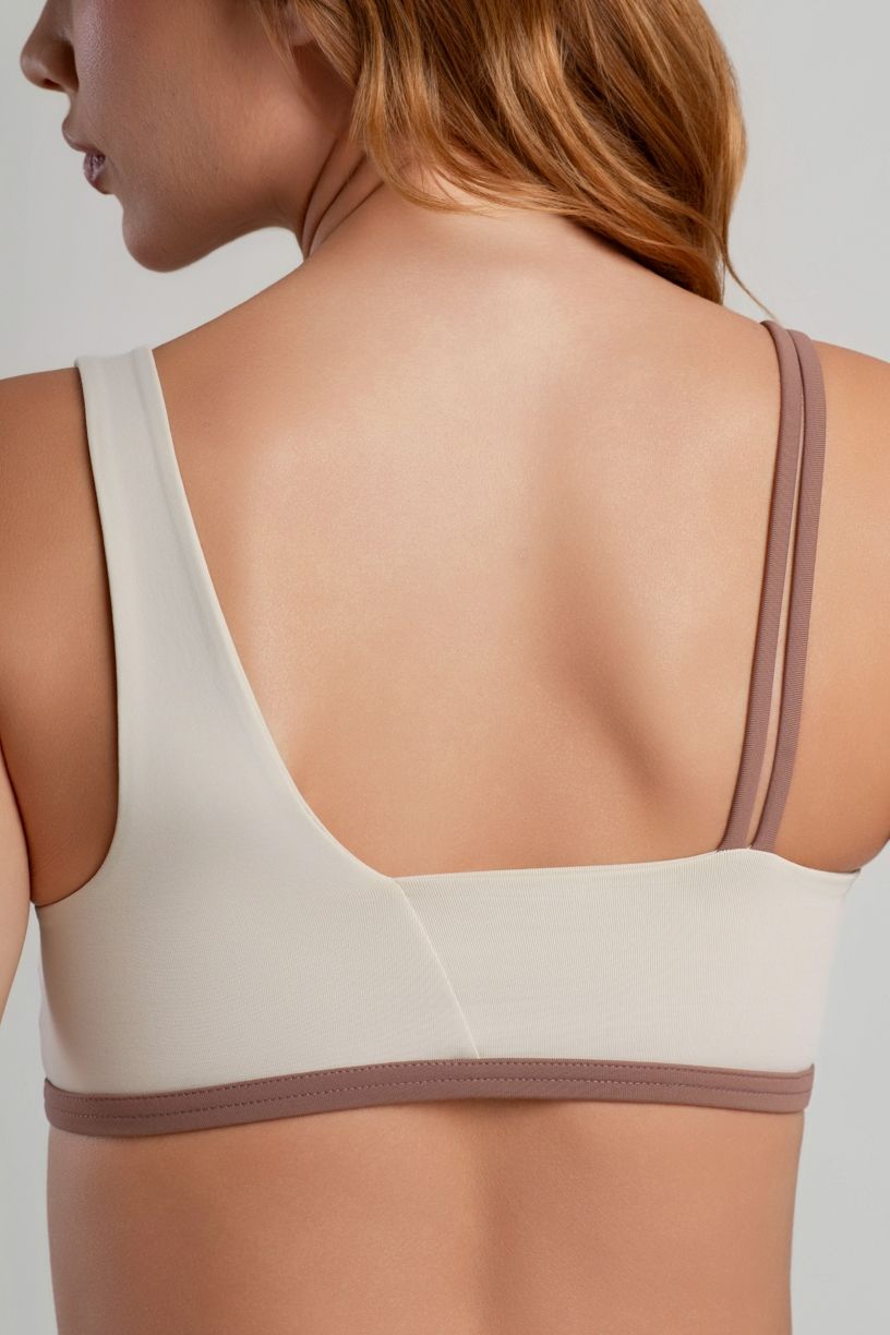 K5077-B_Top_Slim_Assimetrico_Off-White__Canela__Ref:_K5077-B