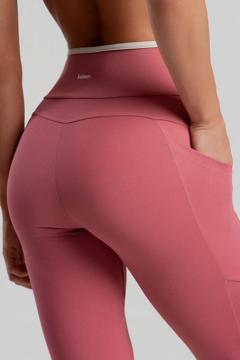 K4878-C_Calca_Legging_com_Bolsos_e_Vira_Contrastante_Hibisco__Off-White__Ref:_K4878-C