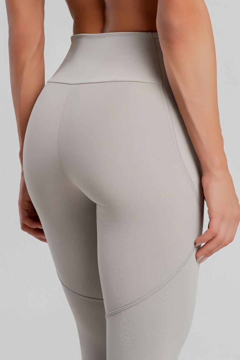 K4524-E_Calca_Legging_com_Bolsos_nas_Laterais_Do_Cos_Duna__Ref:_K4524-E
