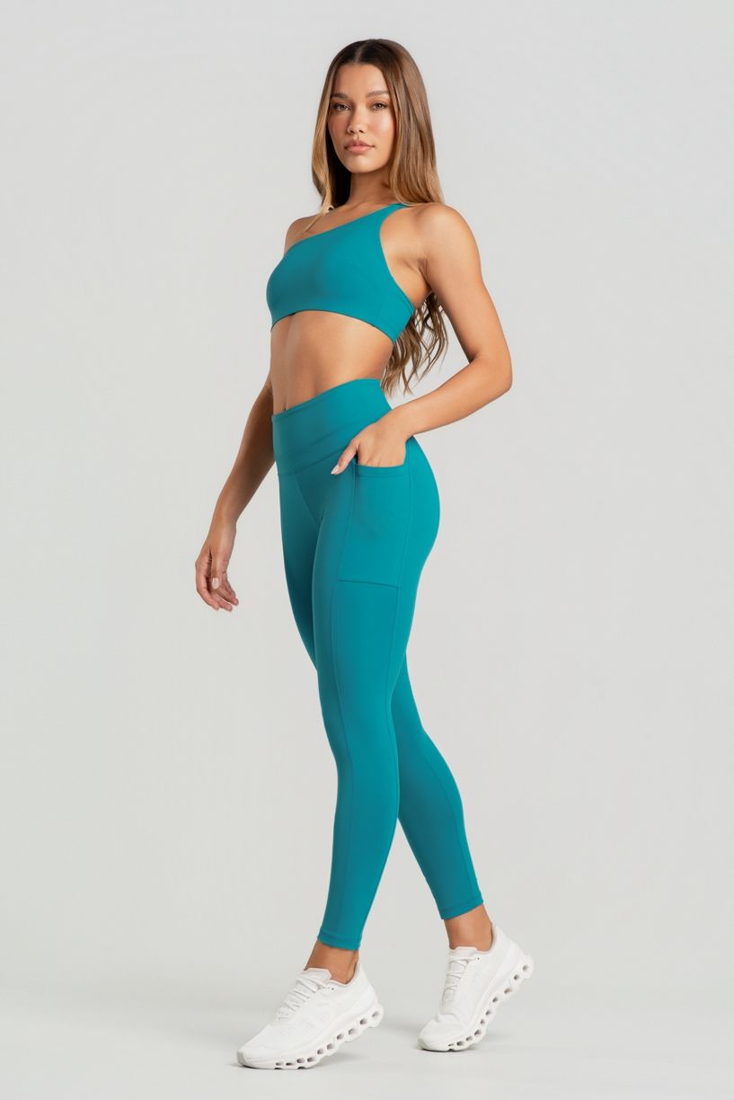 K4716-D_Calca_Legging_com_Recorte_no_Cos_e_Bolsos_nas_Laterais_Acqua__Ref:_K4716-D