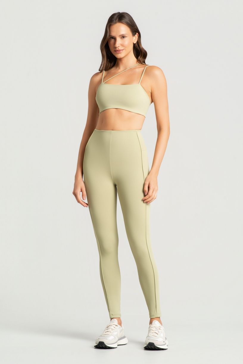 K4799-D_Top_com_Decote_Reto_e_Alcas_Assimetricas_Lemon__Ref:_K4799-D