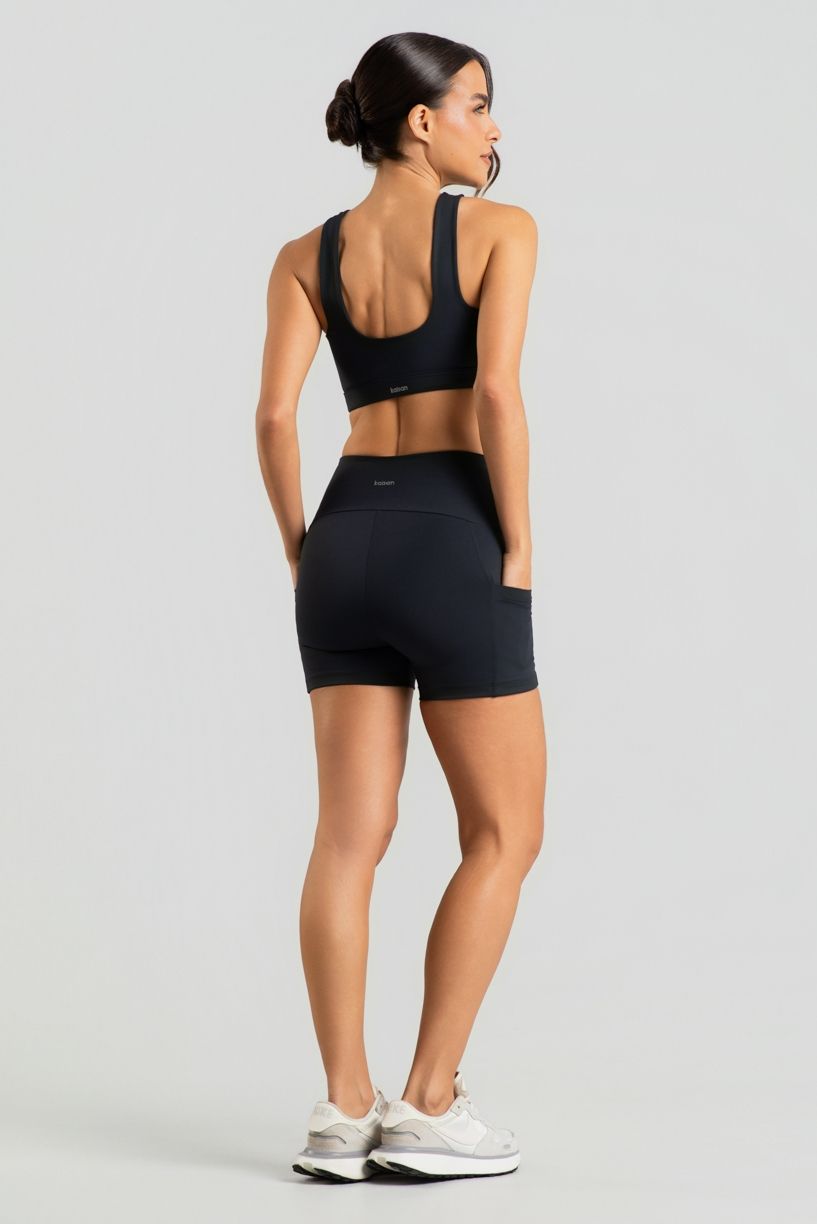 K5119-B_Short_com_Cos_Arredondado_e_Bolsos_Preto__Ref:_K5119-B