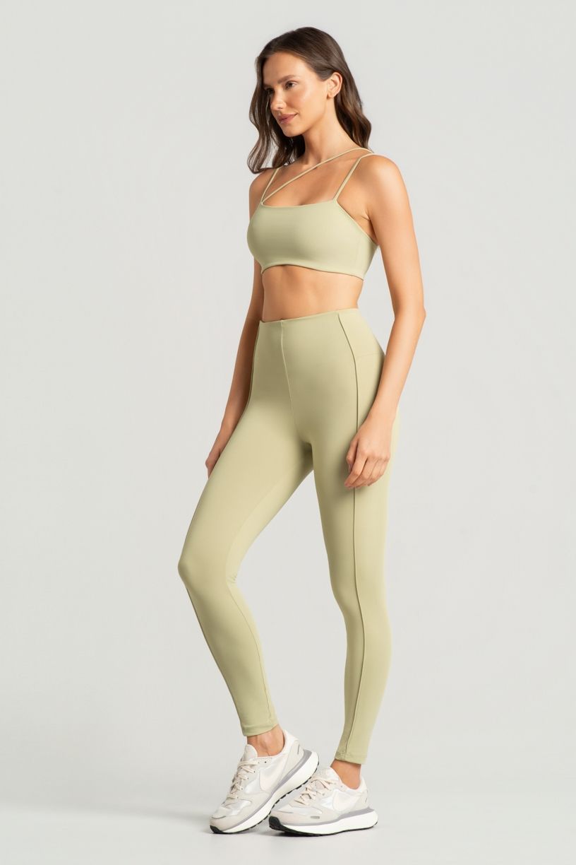 K4799-D_Top_com_Decote_Reto_e_Alcas_Assimetricas_Lemon__Ref:_K4799-D