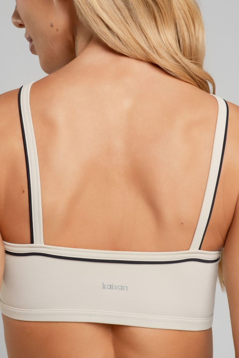 K5207-B_Top_com_Abertura_Frontal_e_Vivo_Contrastante_Off-White__Preto__Ref:_K5207-B
