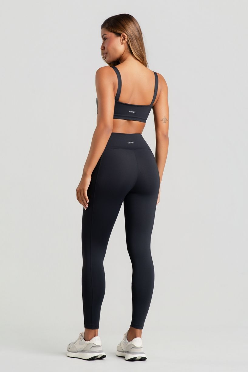 K5237-B_Calca_Legging_sem_Cos_Aparente_com_Bolsos_Preto__Ref:_K5237-B
