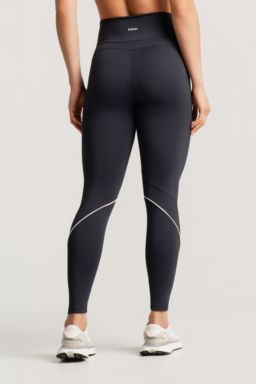 K5140-B_Calca_Legging_com_Recortes_e_Vivo_Contrastante_Preto__Vanilla__Ref:_K5140-B