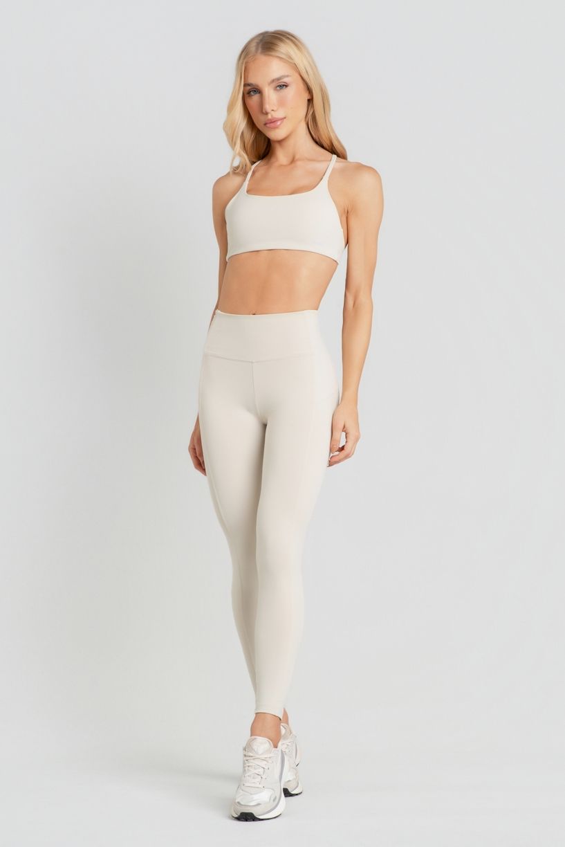 K4751-F_Calca_Legging_com_Bolsos_e_Recortes_Off-White__Ref:_K4751-F