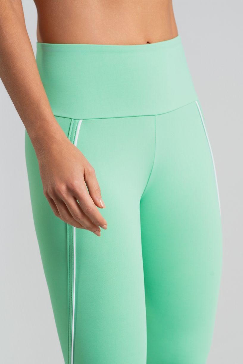 K5124-A_Calca_Legging_com_Bolso_no_Cos_e_Detalhe_Contrastante_Menta__Branco__Ref:_K5124-A