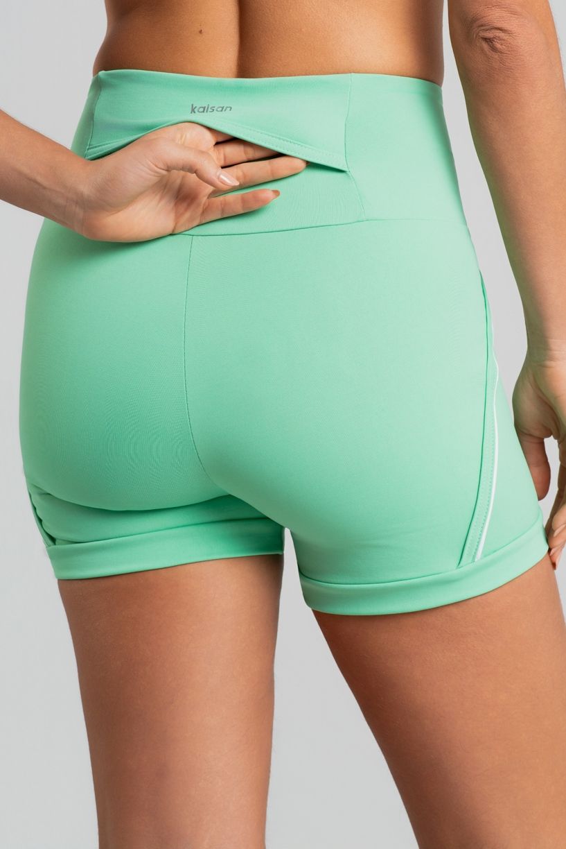 K5125-A_Short_com_Bolso_no_Cos_e_Detalhe_Contrastante_Menta__Branco__Ref:_K5125-A