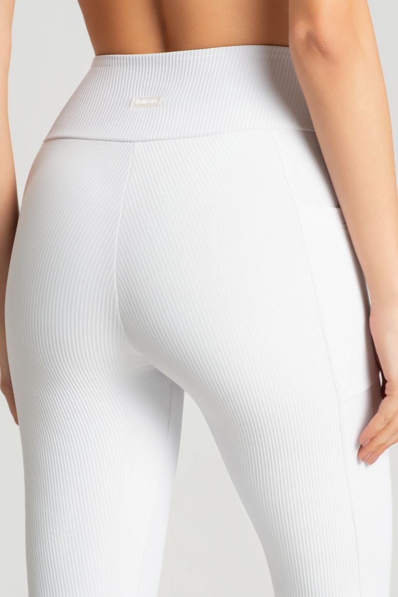 K5163-A_Calca_Legging_Canelada_com_Bolsos_Branco__Ref:_K5163-A