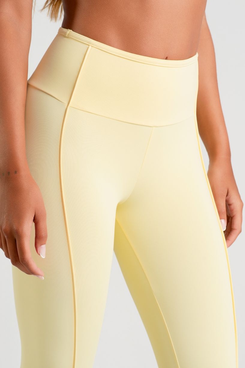 K4911-E_Calca_Legging_com_Vivo_e_Vies_na_Cintura_Manteiga__Ref:_K4911-E