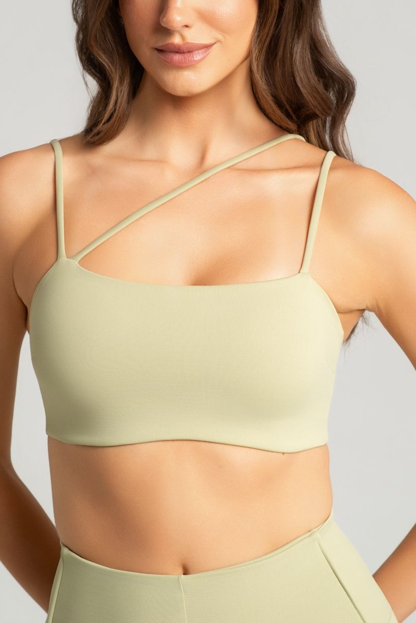 K4799-D_Top_com_Decote_Reto_e_Alcas_Assimetricas_Lemon__Ref:_K4799-D