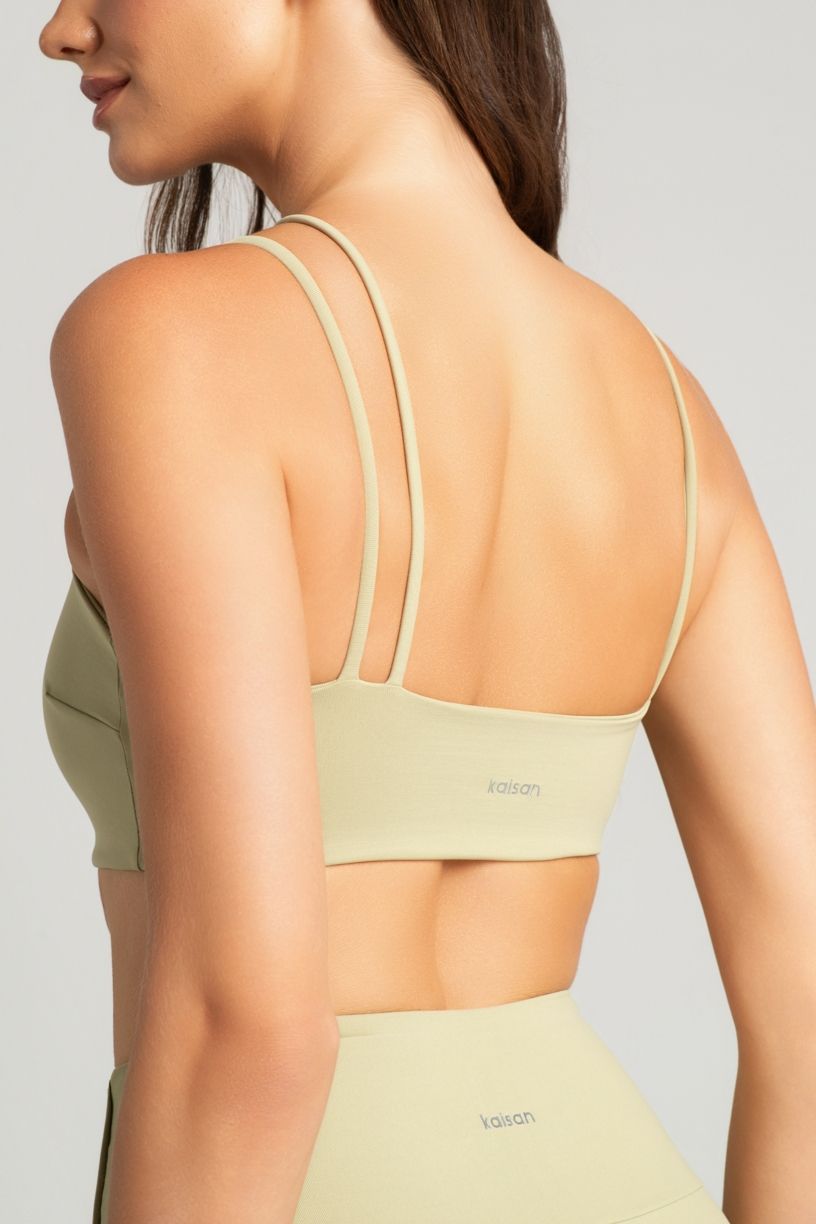 K4799-D_Top_com_Decote_Reto_e_Alcas_Assimetricas_Lemon__Ref:_K4799-D