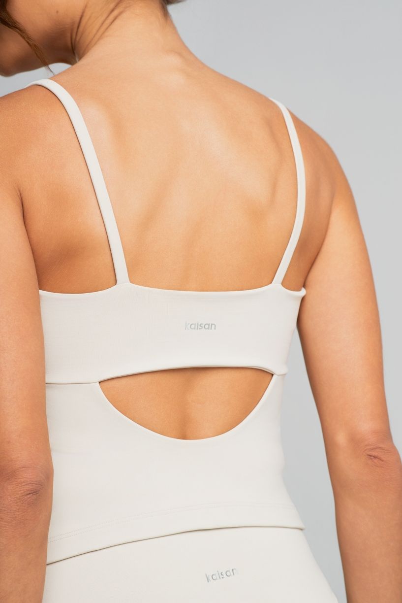 K5135-A_Top_Alongado_com_Decote_Reto_e_Abertura_nas_Costas_Off-White__Ref:_K5135-A