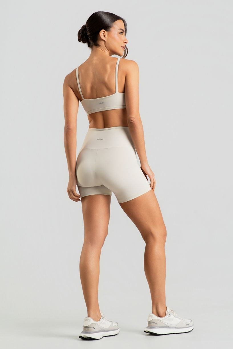 K5114-B_Short_sem_Gancho_e_sem_Cos_Aparente_na_Frente_Off-White__Ref:_K5114-B