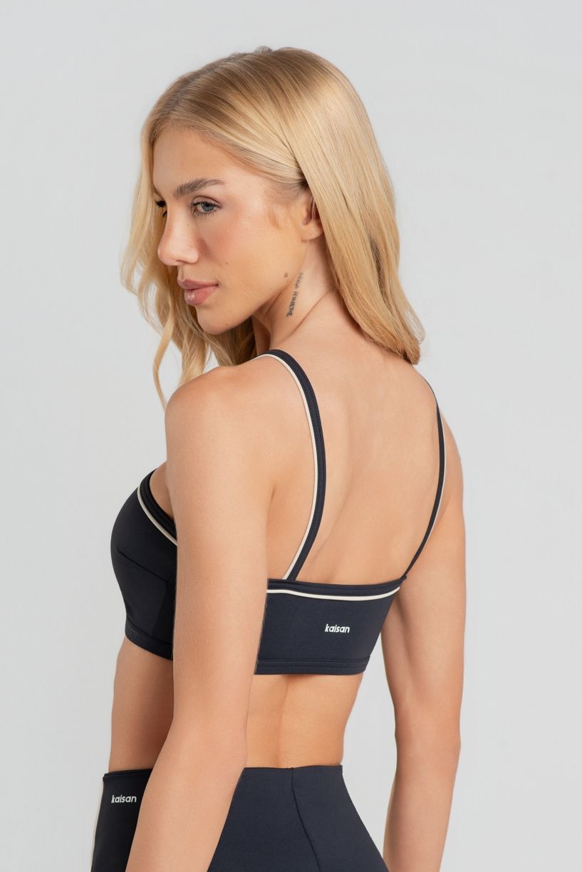 K5207-A_Top_com_Abertura_Frontal_e_Vivo_Contrastante_Preto__Off-White__Ref:_K5207-A