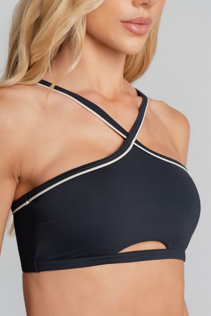 K5207-A_Top_com_Abertura_Frontal_e_Vivo_Contrastante_Preto__Off-White__Ref:_K5207-A